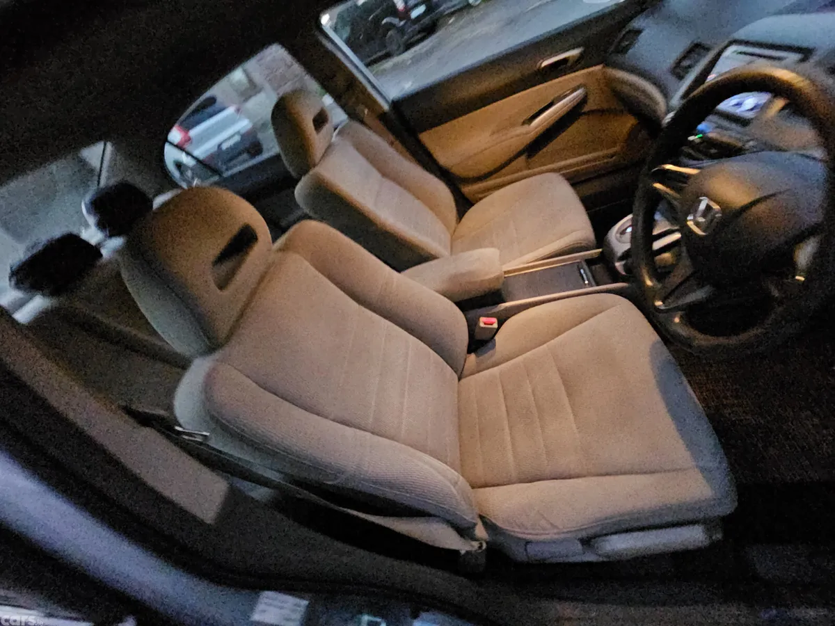 Honda Civic Saloon, Petrol Hybrid, 2010, Silver