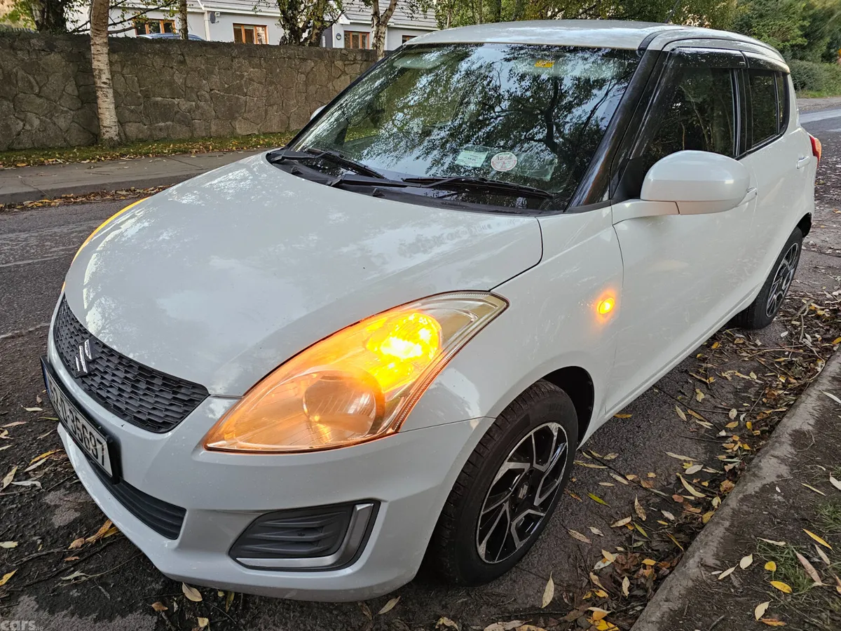 Suzuki Swift Hatchback, Petrol, 2015, White