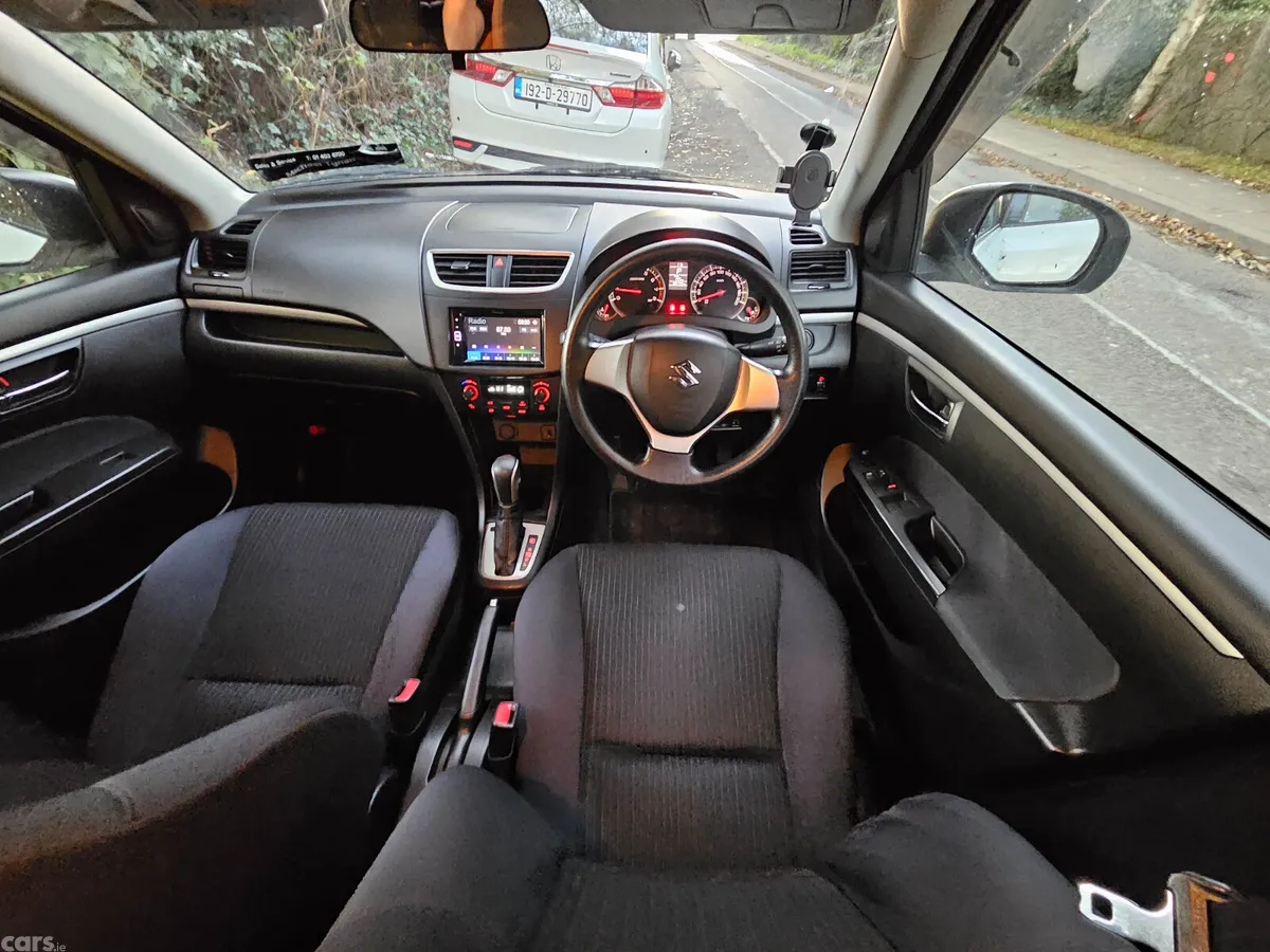 Suzuki Swift Hatchback, Petrol, 2015, White
