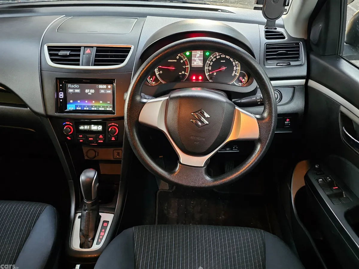 Suzuki Swift Hatchback, Petrol, 2015, White