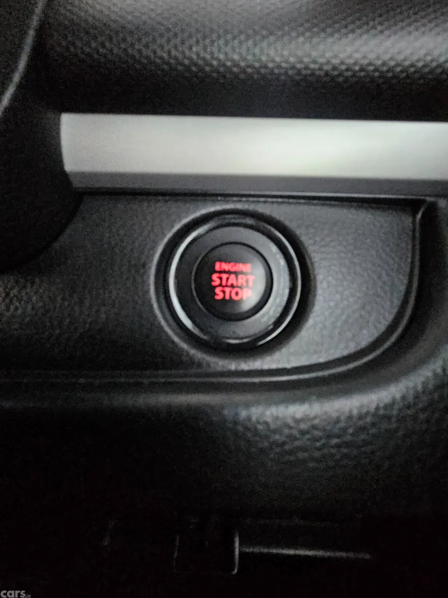 Suzuki Swift Hatchback, Petrol, 2015, White