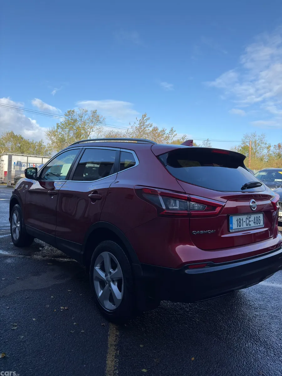Nissan Qashqai MPV, Diesel, 2018, Red