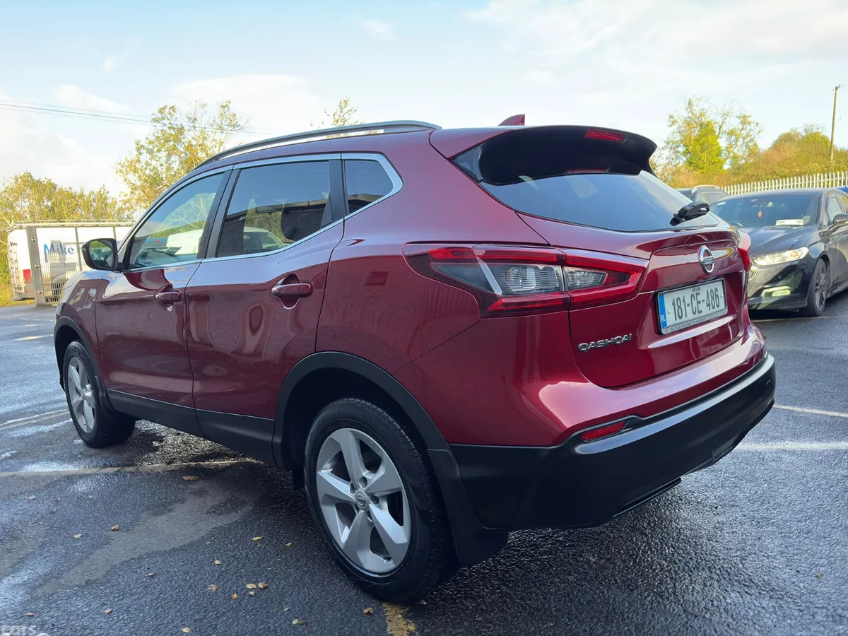 Nissan Qashqai MPV, Diesel, 2018, Red