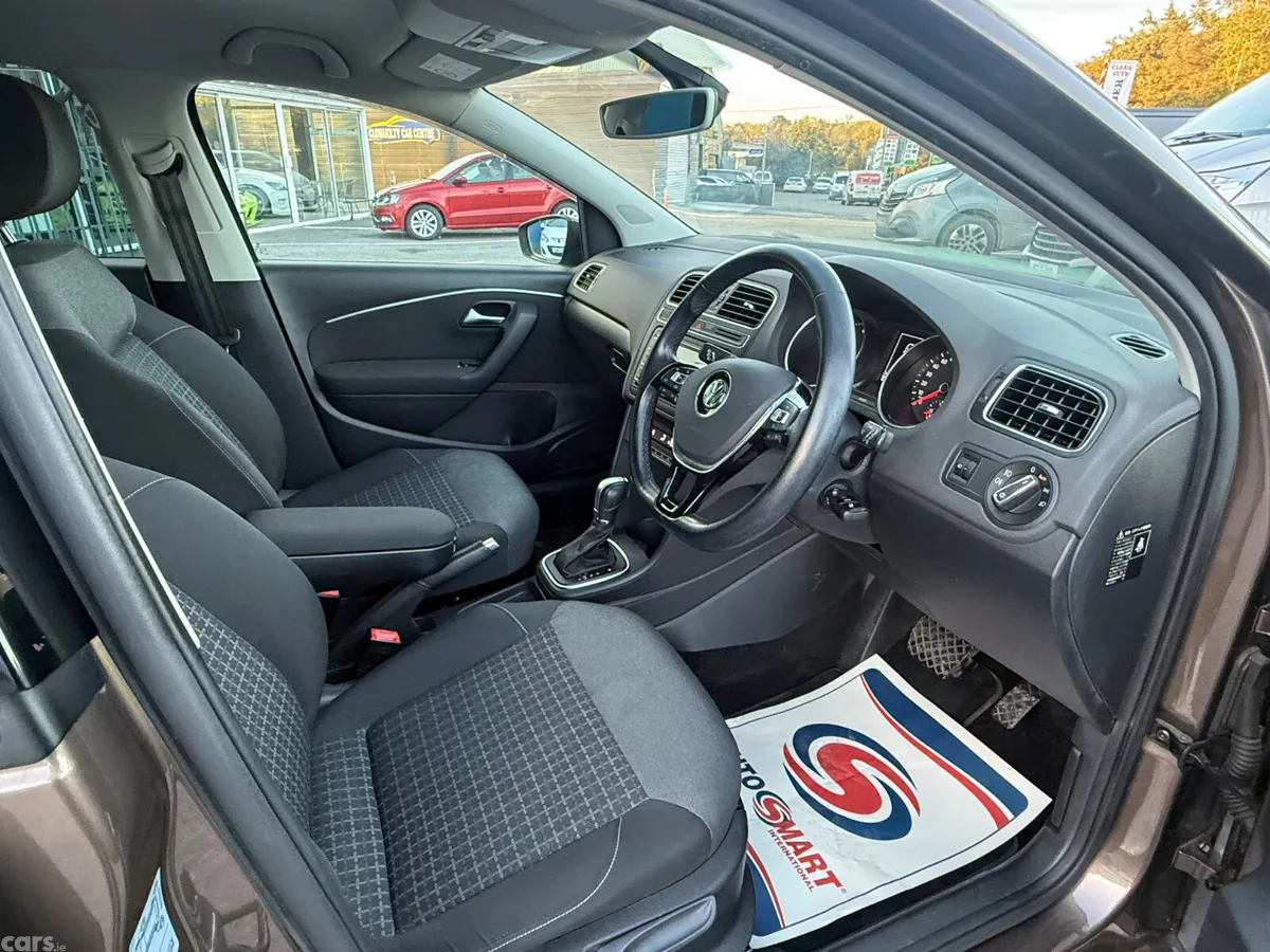 Volkswagen Polo Hatchback, Petrol, 2015, Brown
