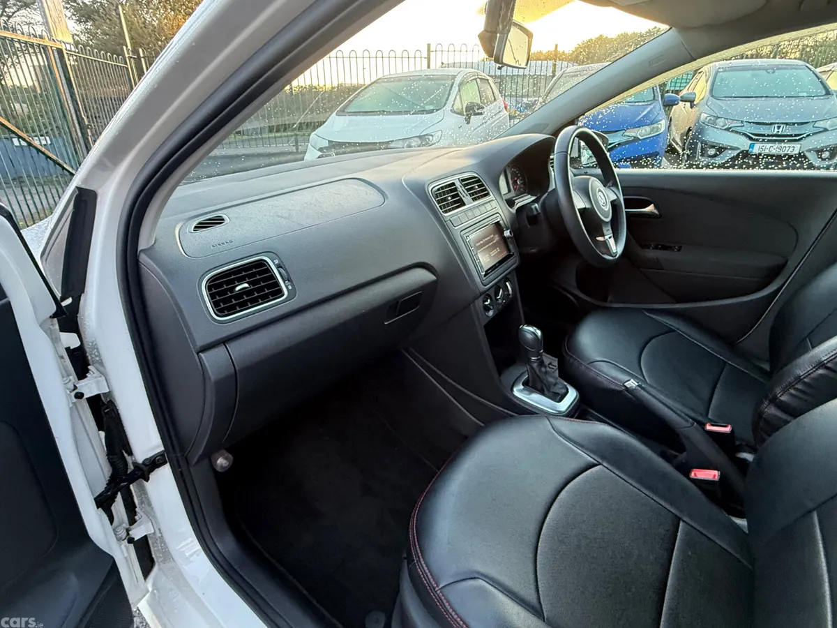Volkswagen Polo Hatchback, Petrol, 2013, White