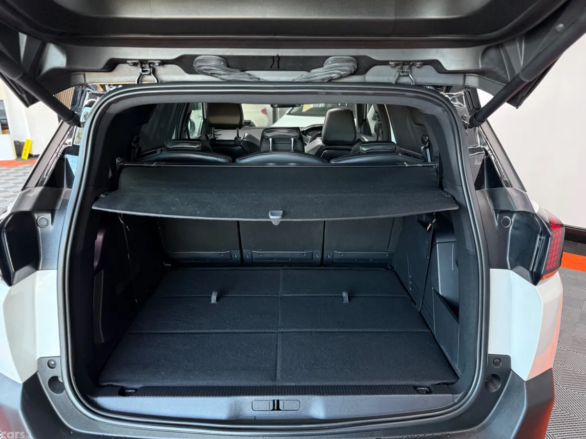 Peugeot 5008 MPV, Diesel, 2018, White
