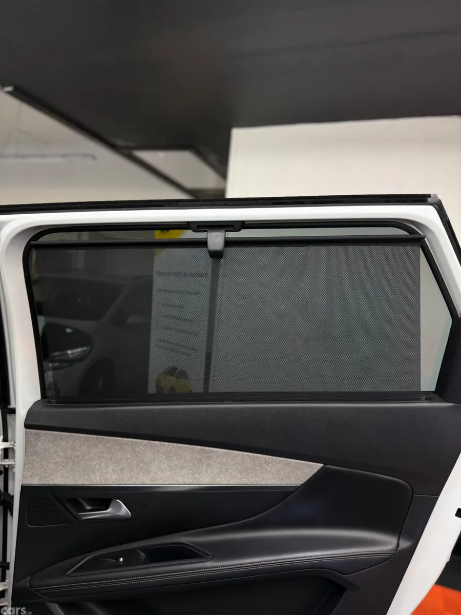 Peugeot 5008 MPV, Diesel, 2018, White