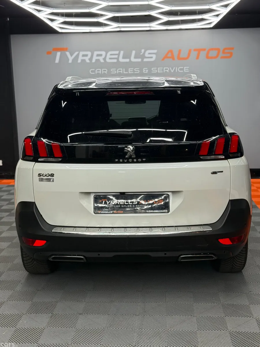 Peugeot 5008 MPV, Diesel, 2018, White