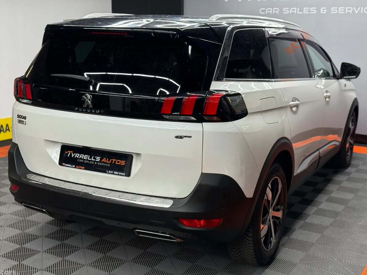 Peugeot 5008 MPV, Diesel, 2018, White