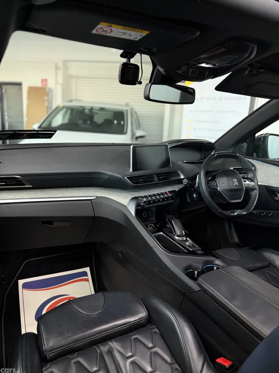 Peugeot 5008 MPV, Diesel, 2018, White