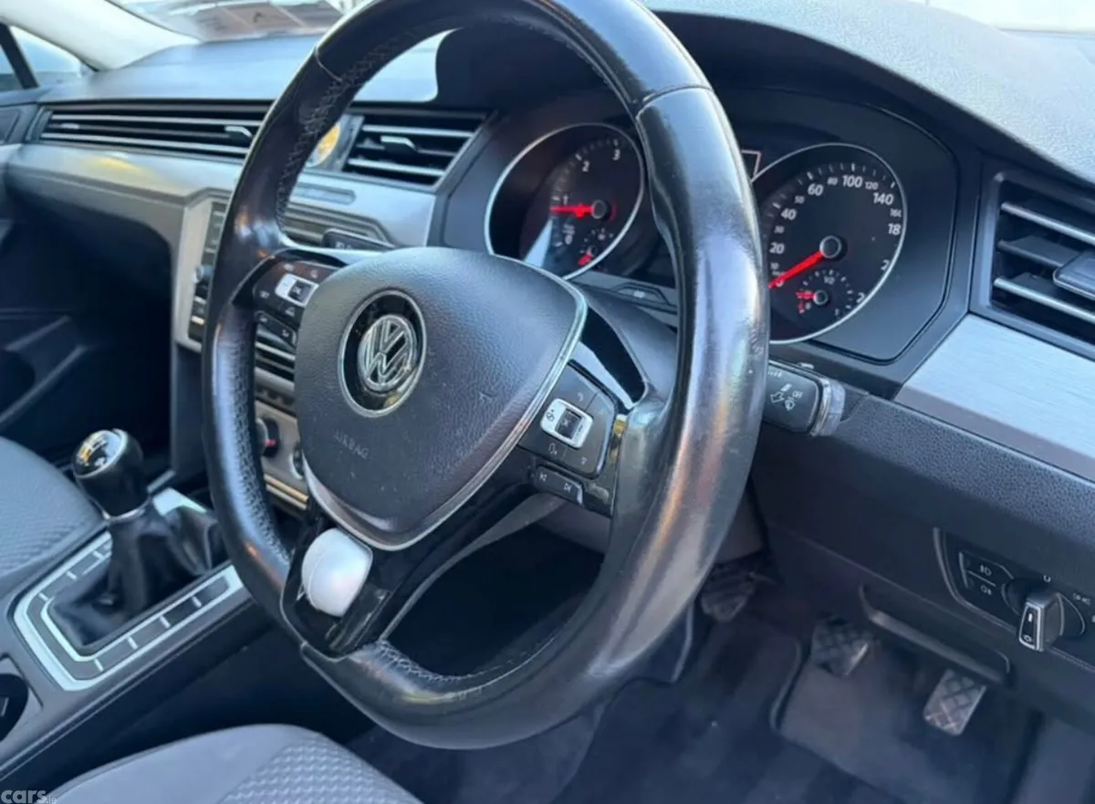 Volkswagen Passat Saloon, Diesel, 2017, Grey