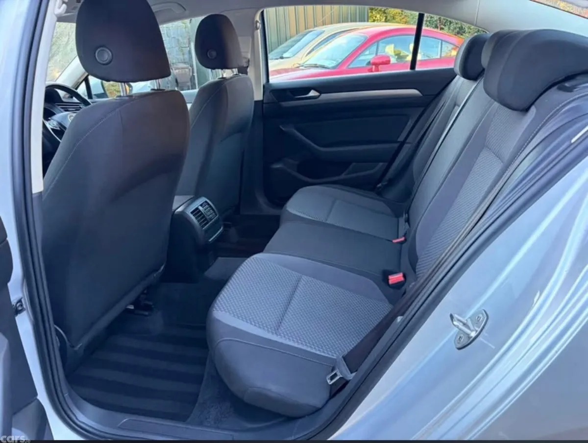 Volkswagen Passat Saloon, Diesel, 2017, Grey