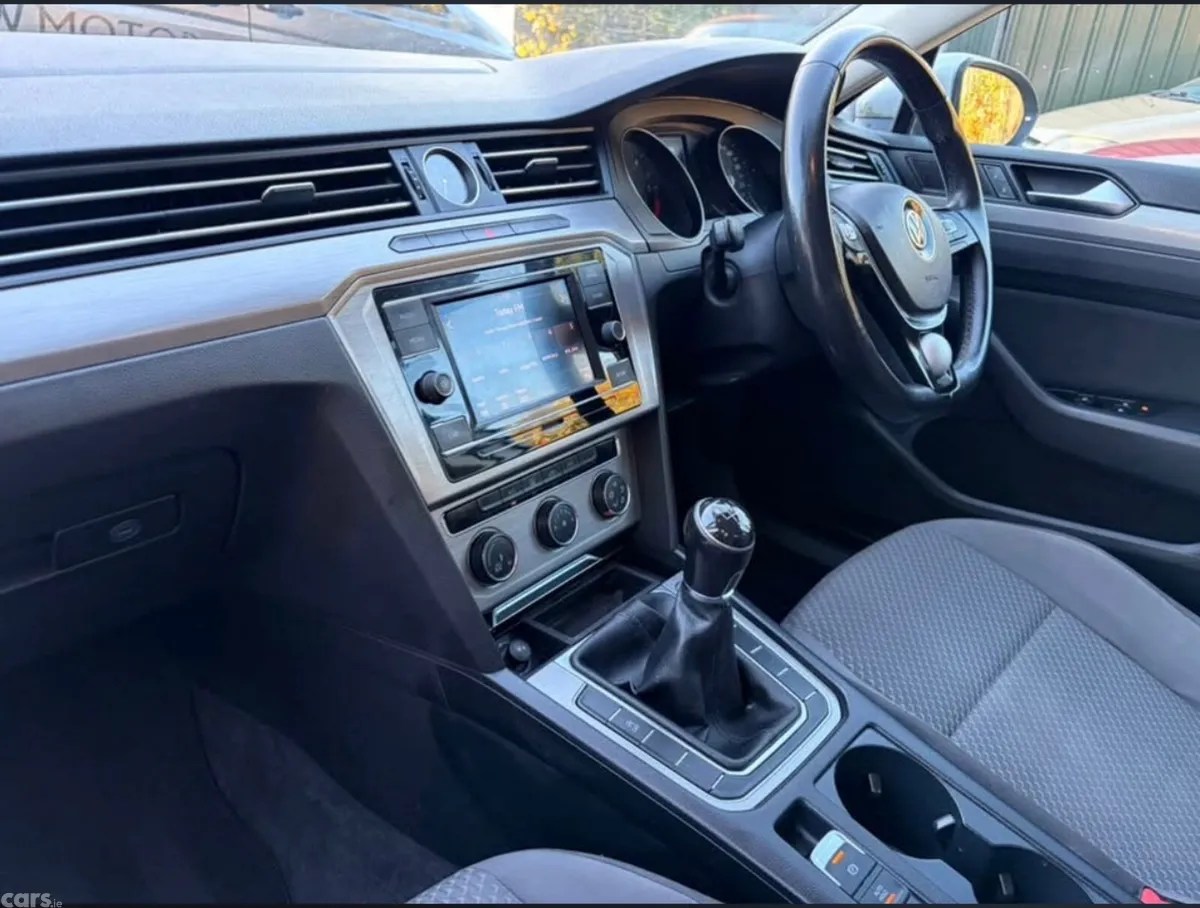 Volkswagen Passat Saloon, Diesel, 2017, Grey