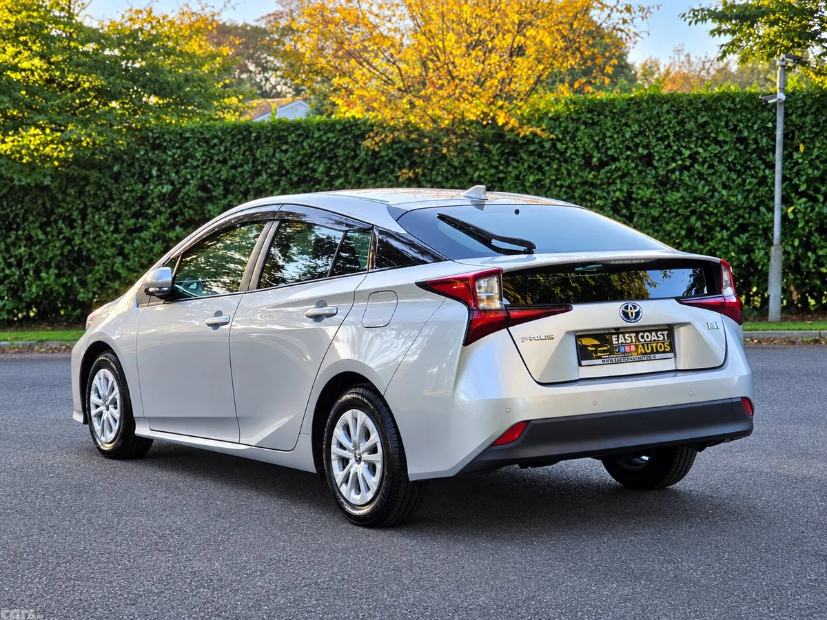 Toyota Prius Saloon, Petrol Hybrid, 2021, Silver