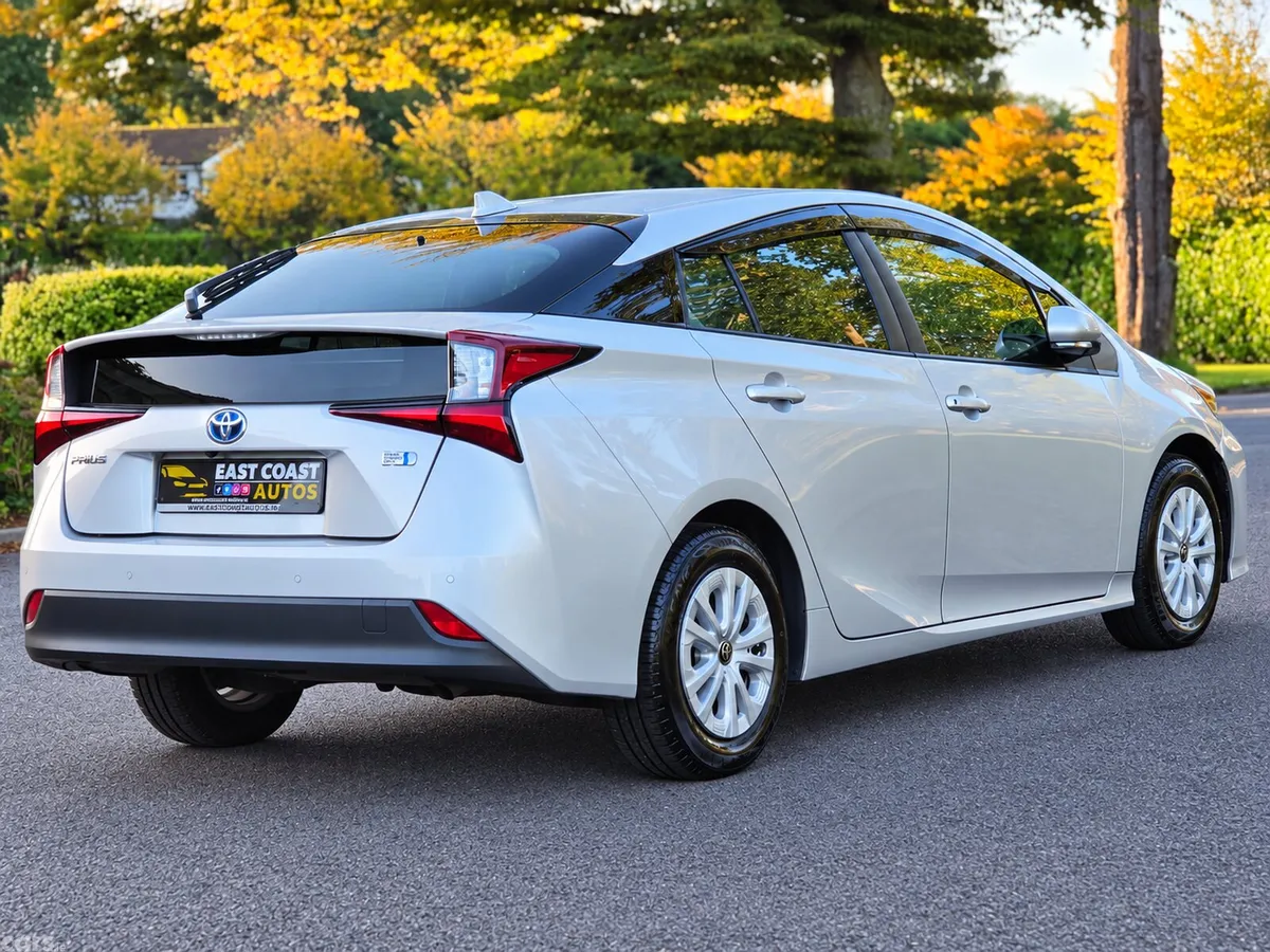 Toyota Prius Saloon, Petrol Hybrid, 2021, Silver
