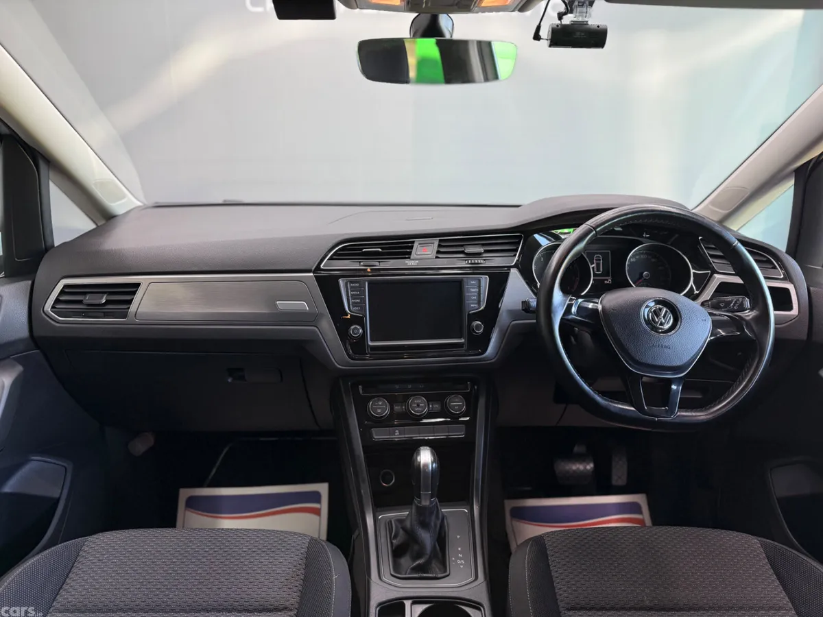 Volkswagen Touran MPV, Petrol, 2017, White