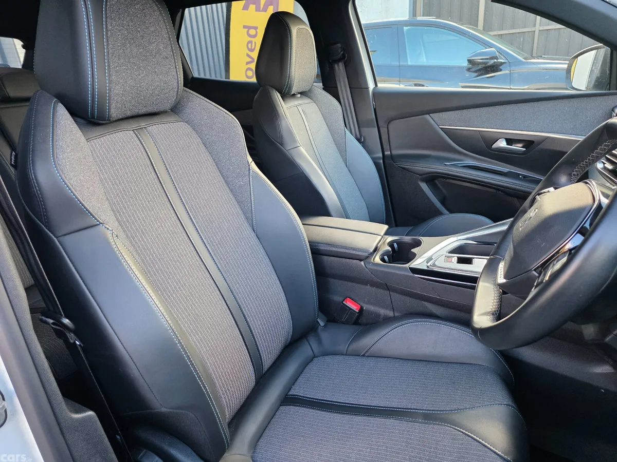 Peugeot 3008 MPV, Diesel, 2023, White