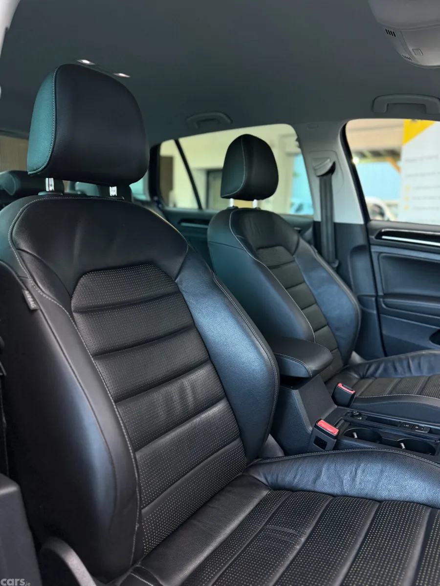 Volkswagen Golf Hatchback, Petrol, 2018, Blue