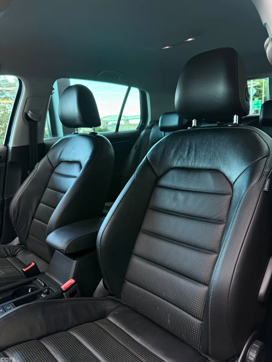 Volkswagen Golf Hatchback, Petrol, 2018, Blue