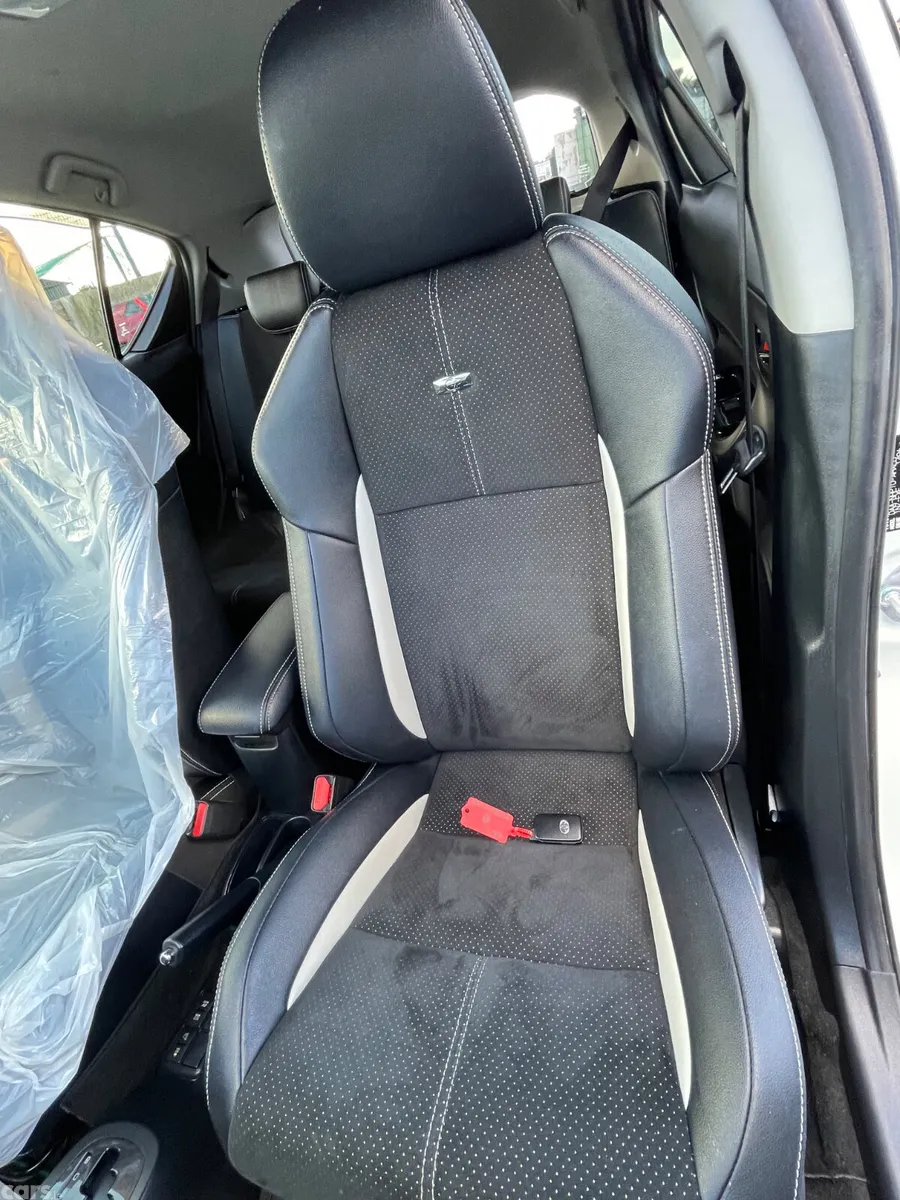 Toyota Aqua Hatchback, Petrol Hybrid, 2016, White