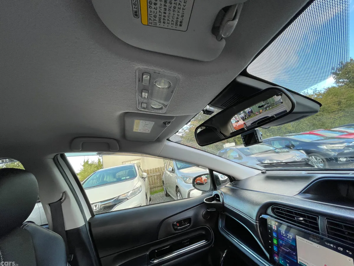 Toyota Aqua Hatchback, Petrol Hybrid, 2016, White