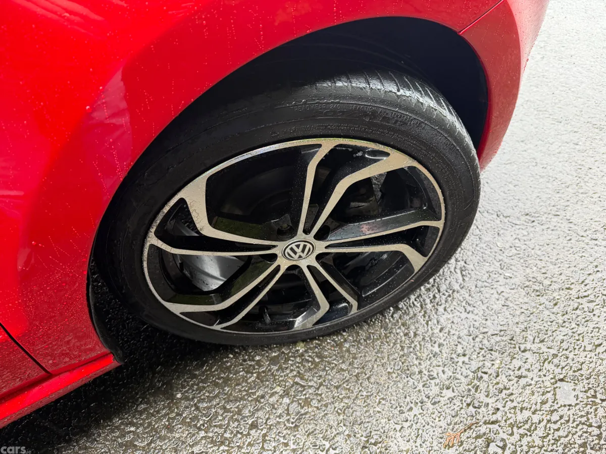 Volkswagen Polo Hatchback, Petrol, 2013, Red