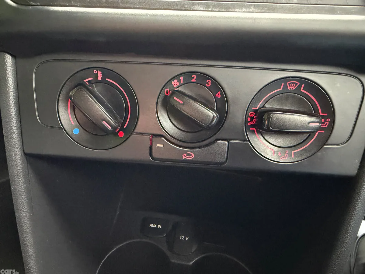 Volkswagen Polo Hatchback, Petrol, 2013, Red