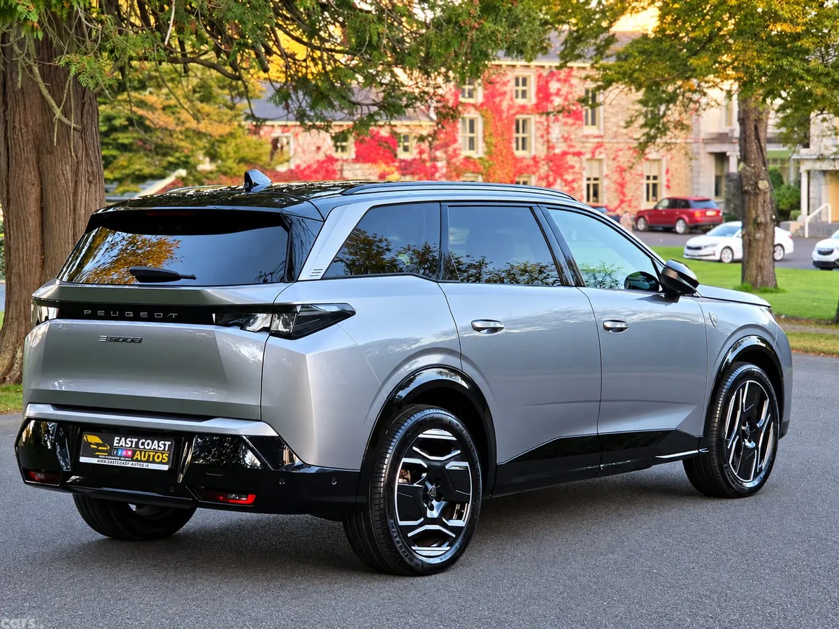 Peugeot 5008 SUV, Electric, 2025, Grey