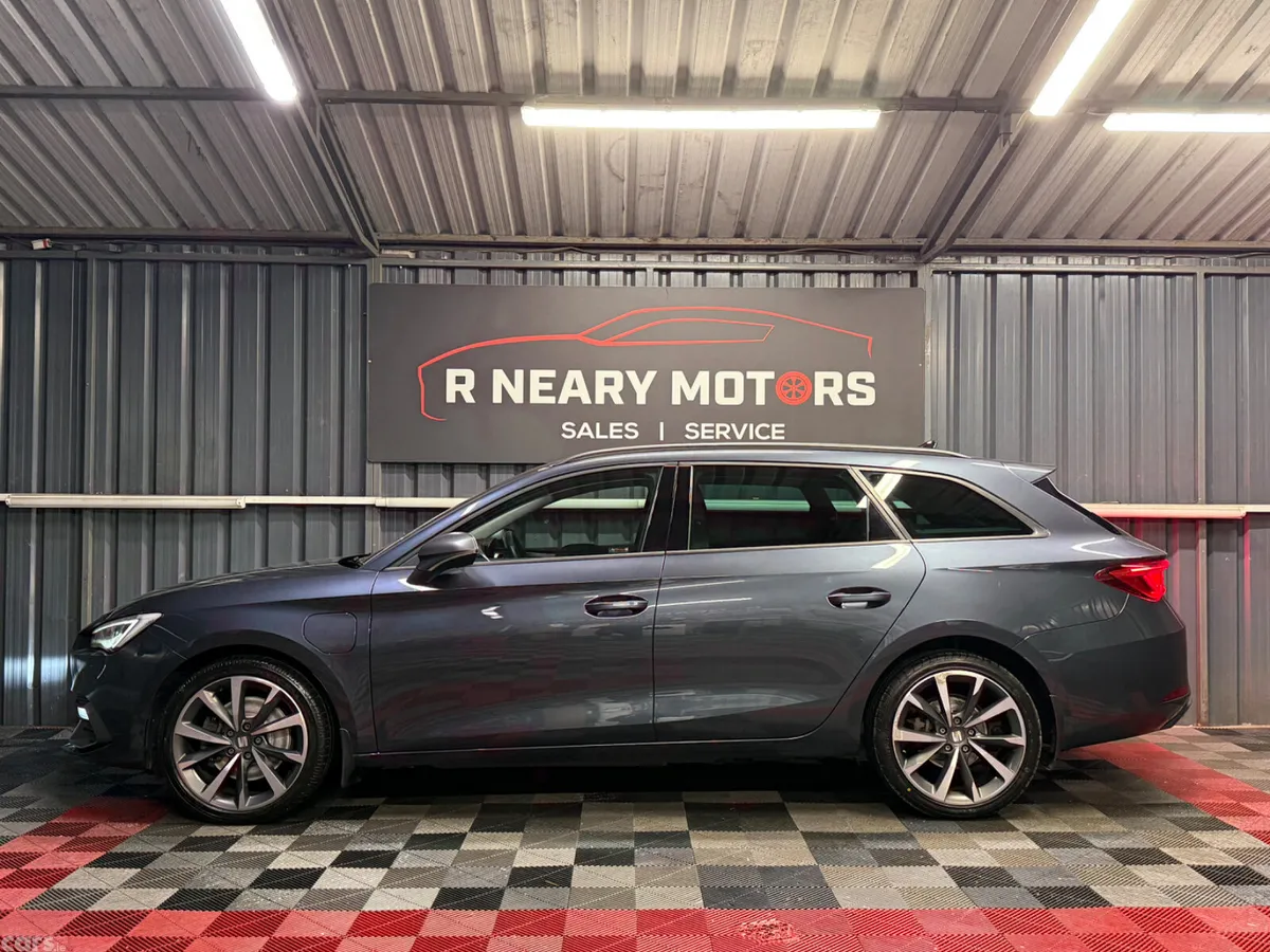 SEAT Leon Estate, Petrol Plug-in Hybrid, 2021, Grey