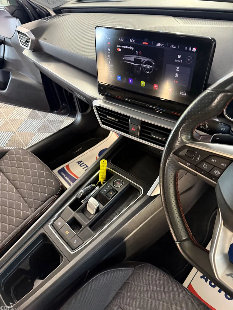 SEAT Leon Estate, Petrol Plug-in Hybrid, 2021, Grey
