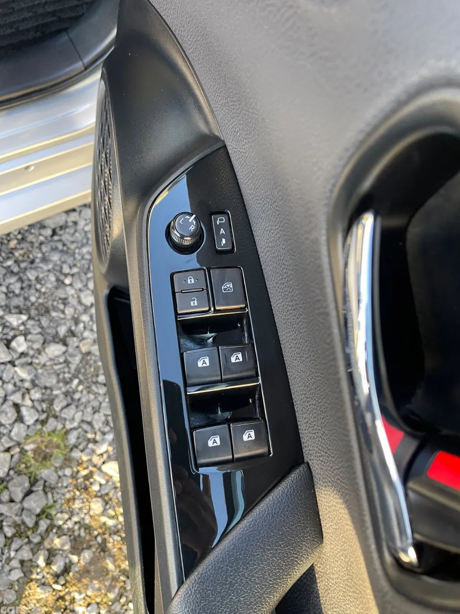 Toyota Prius Hatchback, Petrol Hybrid, 2017, Silver