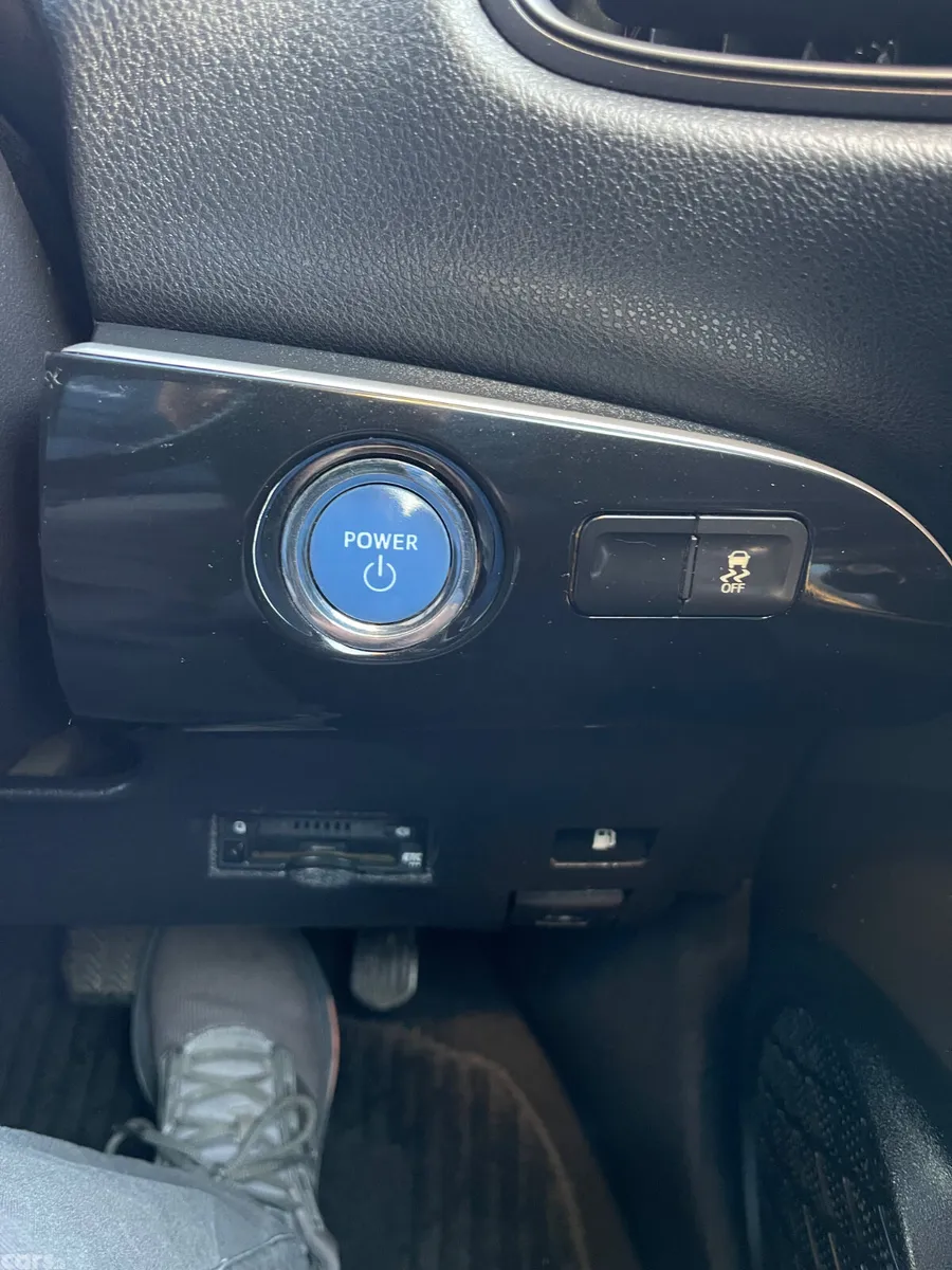 Toyota Prius Hatchback, Petrol Hybrid, 2017, Silver