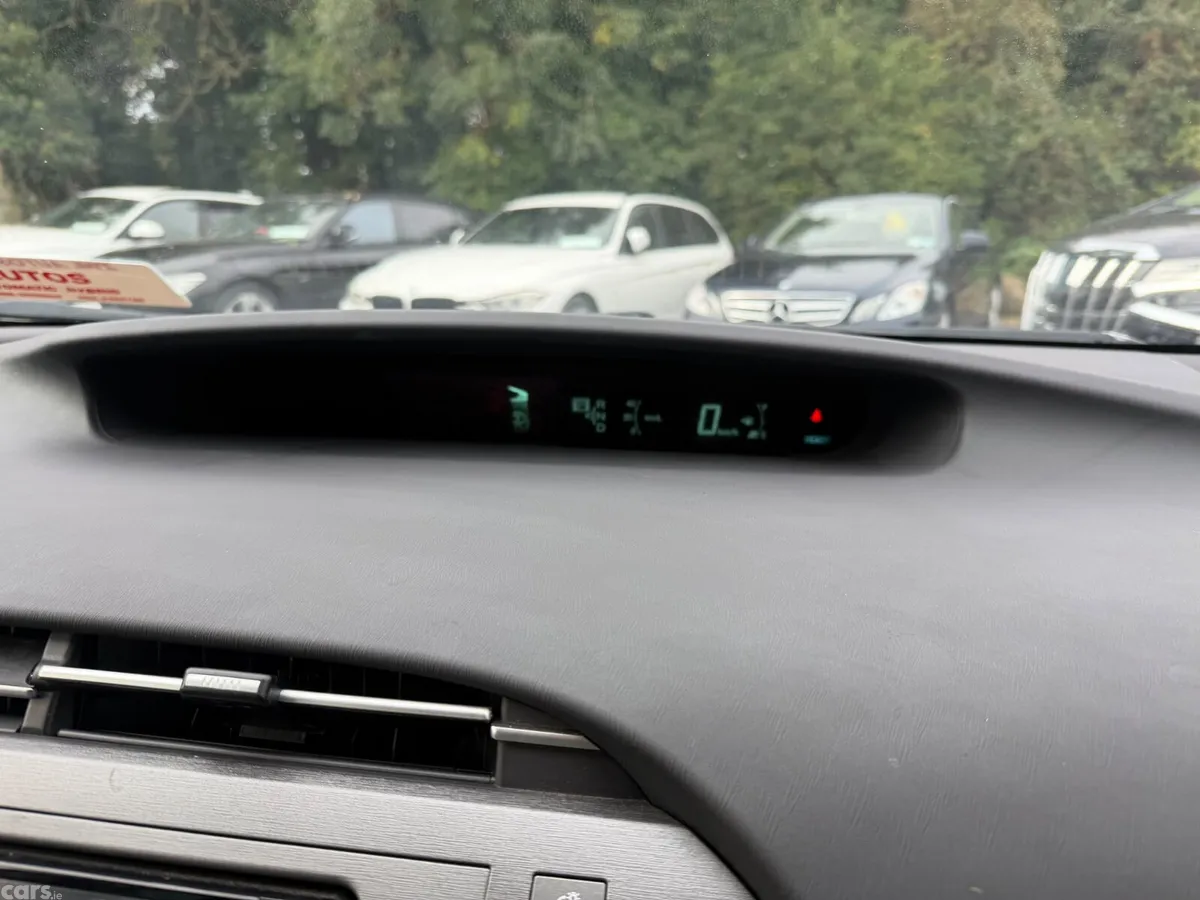 Toyota Prius Hatchback, Petrol Hybrid, 2014, White