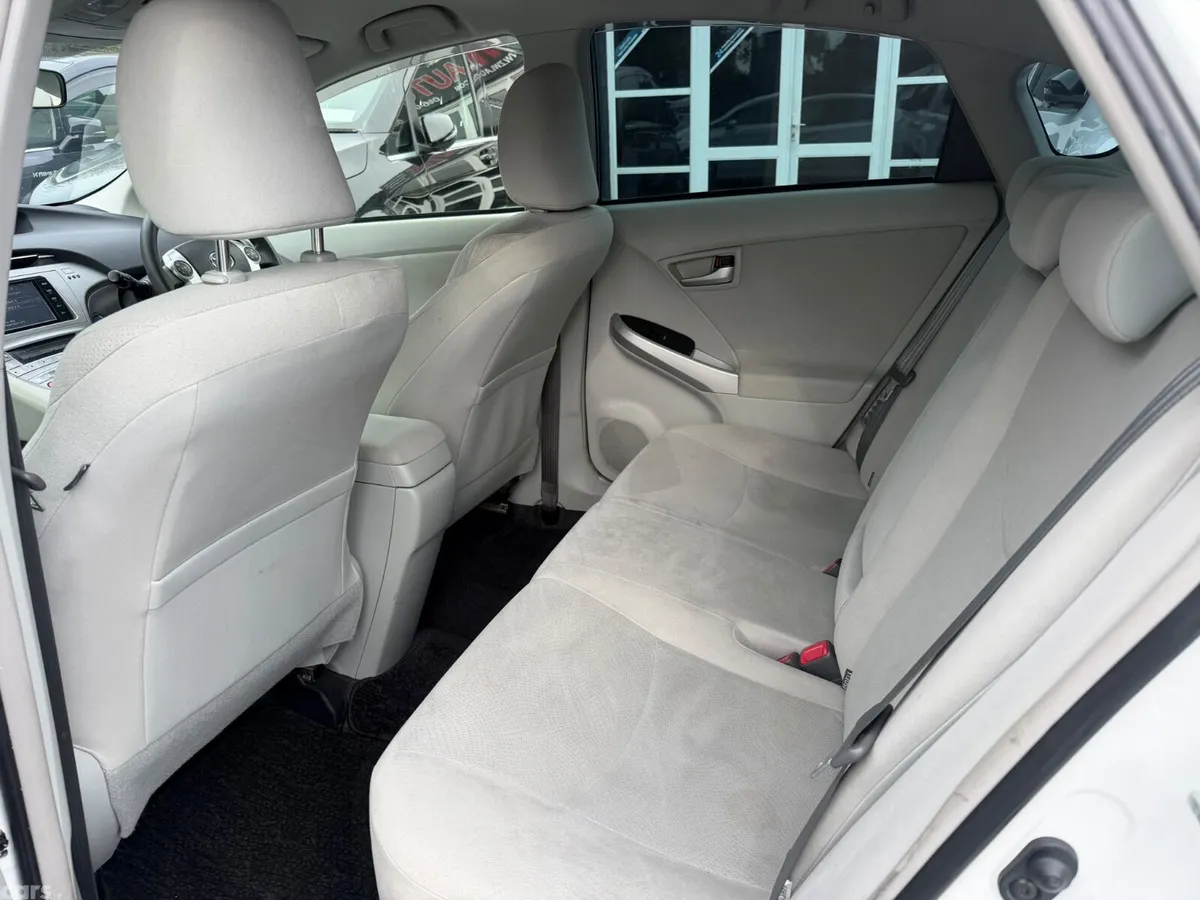 Toyota Prius Hatchback, Petrol Hybrid, 2014, White