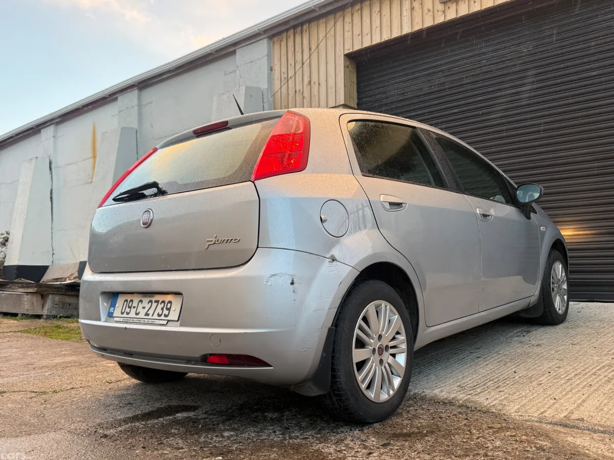 Fiat Punto Hatchback, Petrol, 2009, Grey