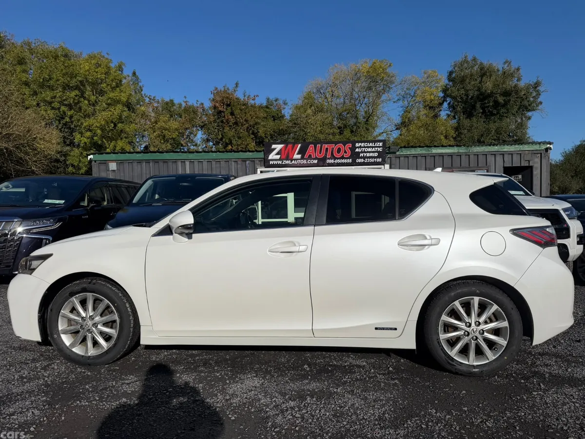 Lexus CT Hatchback, Petrol Hybrid, 2011, White
