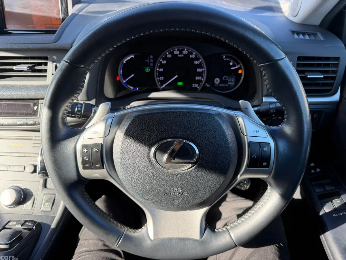 Lexus CT Hatchback, Petrol Hybrid, 2011, White
