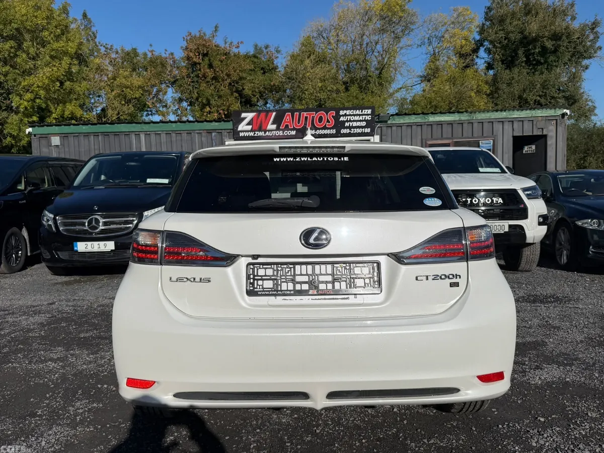 Lexus CT Hatchback, Petrol Hybrid, 2011, White