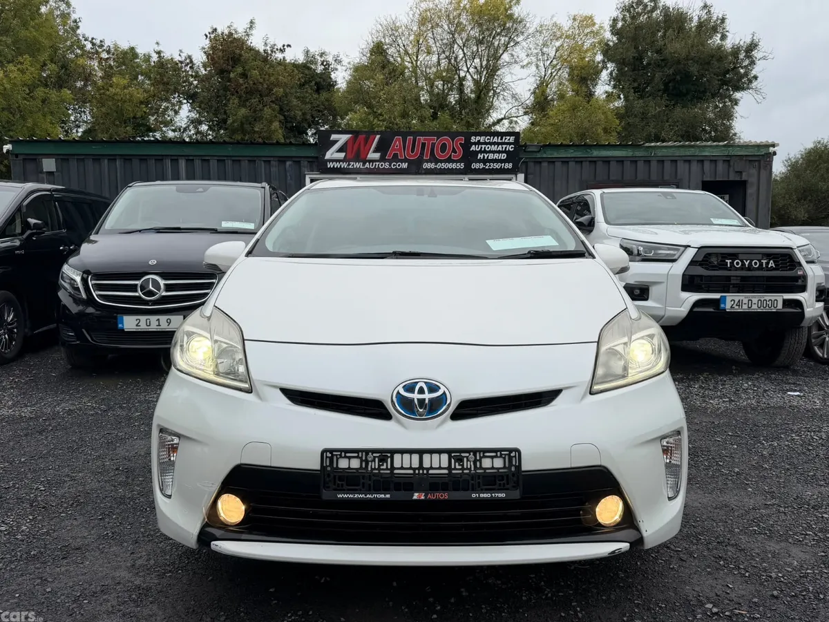 Toyota Prius Hatchback, Petrol Hybrid, 2015, White