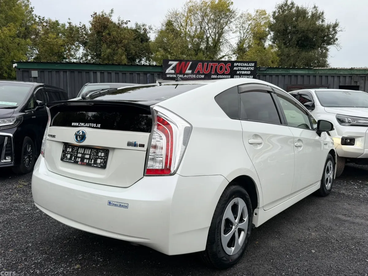 Toyota Prius Hatchback, Petrol Hybrid, 2015, White