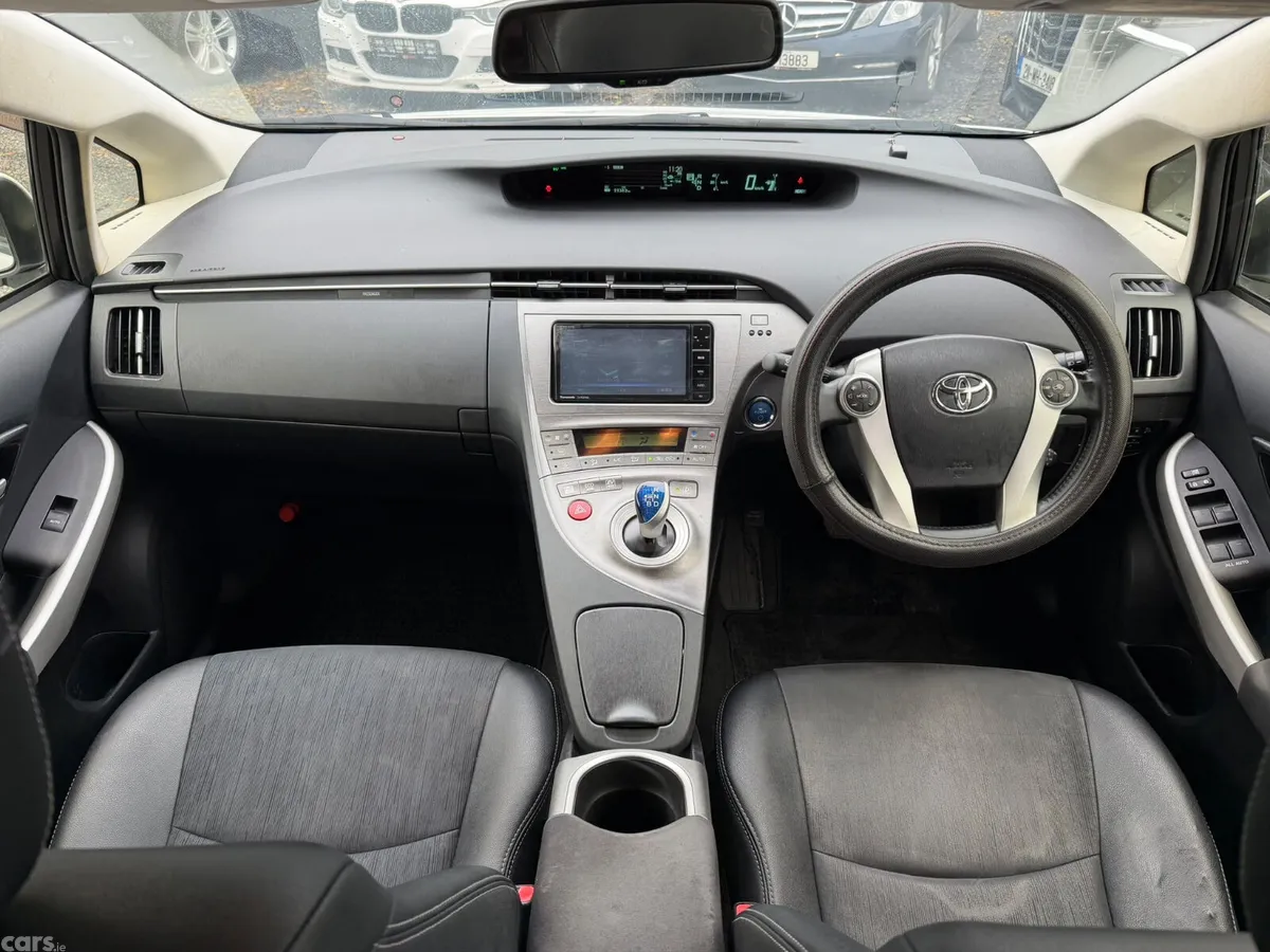 Toyota Prius Hatchback, Petrol Hybrid, 2015, White