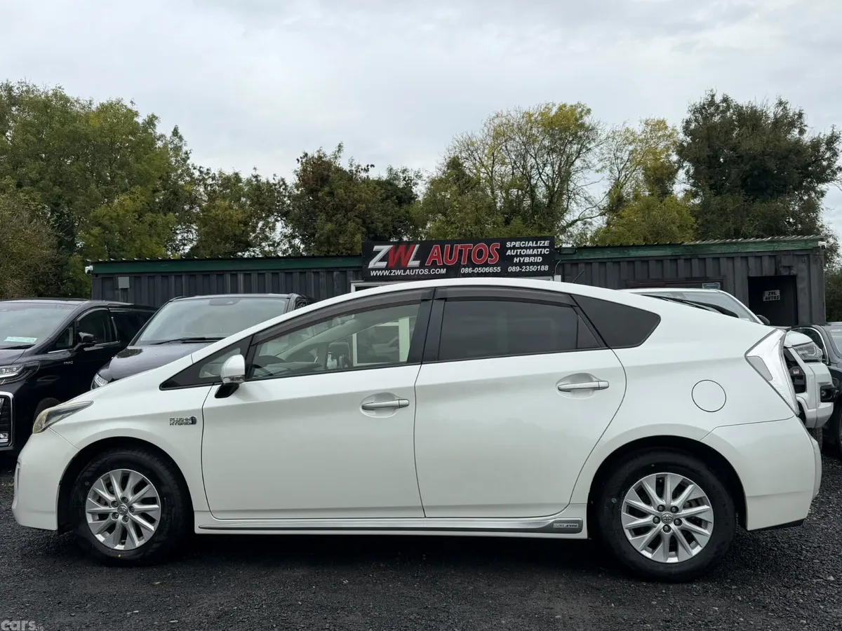 Toyota Prius Hatchback, Petrol Plug-in Hybrid, 2013, White