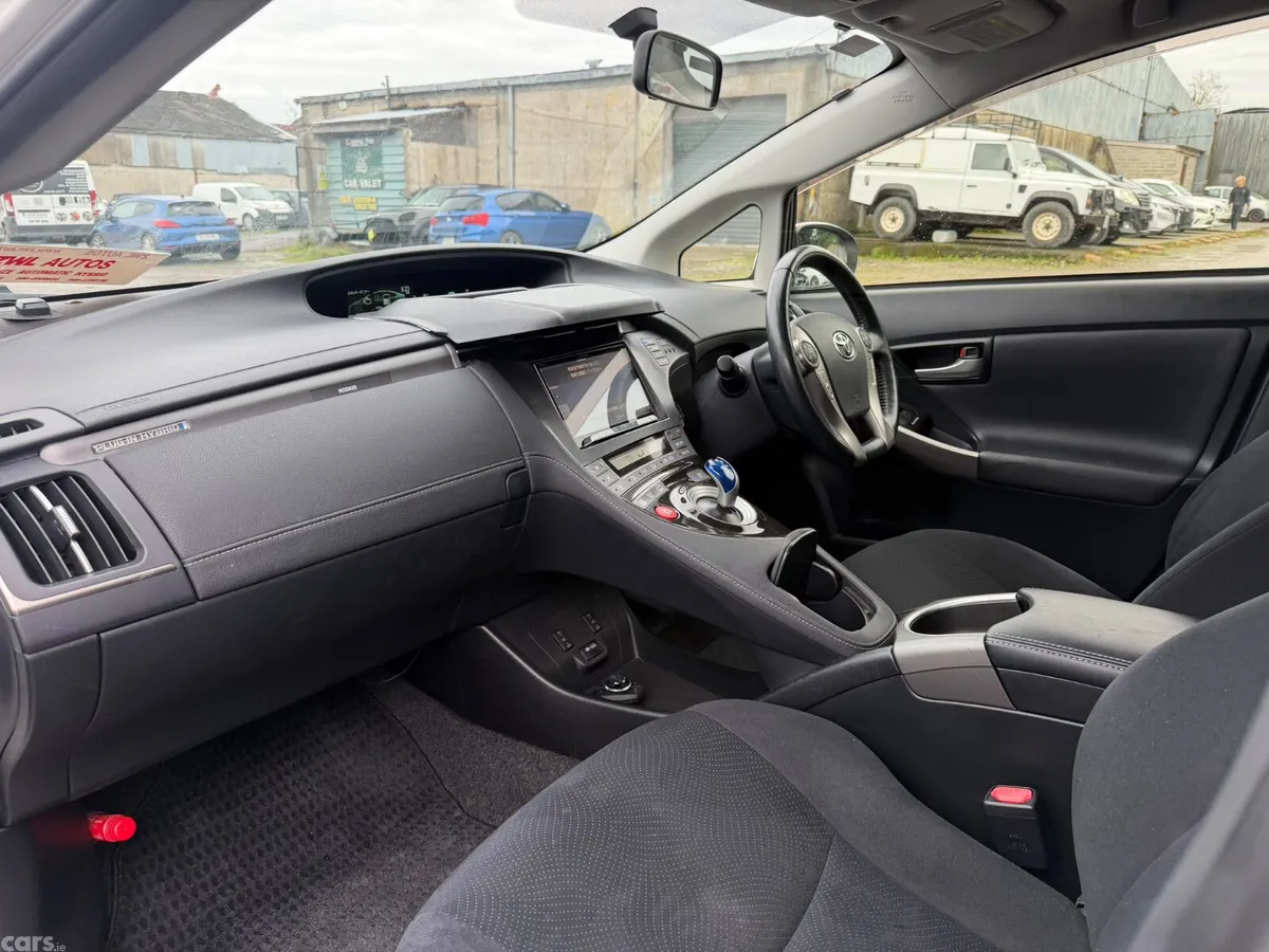 Toyota Prius Hatchback, Petrol Plug-in Hybrid, 2013, White