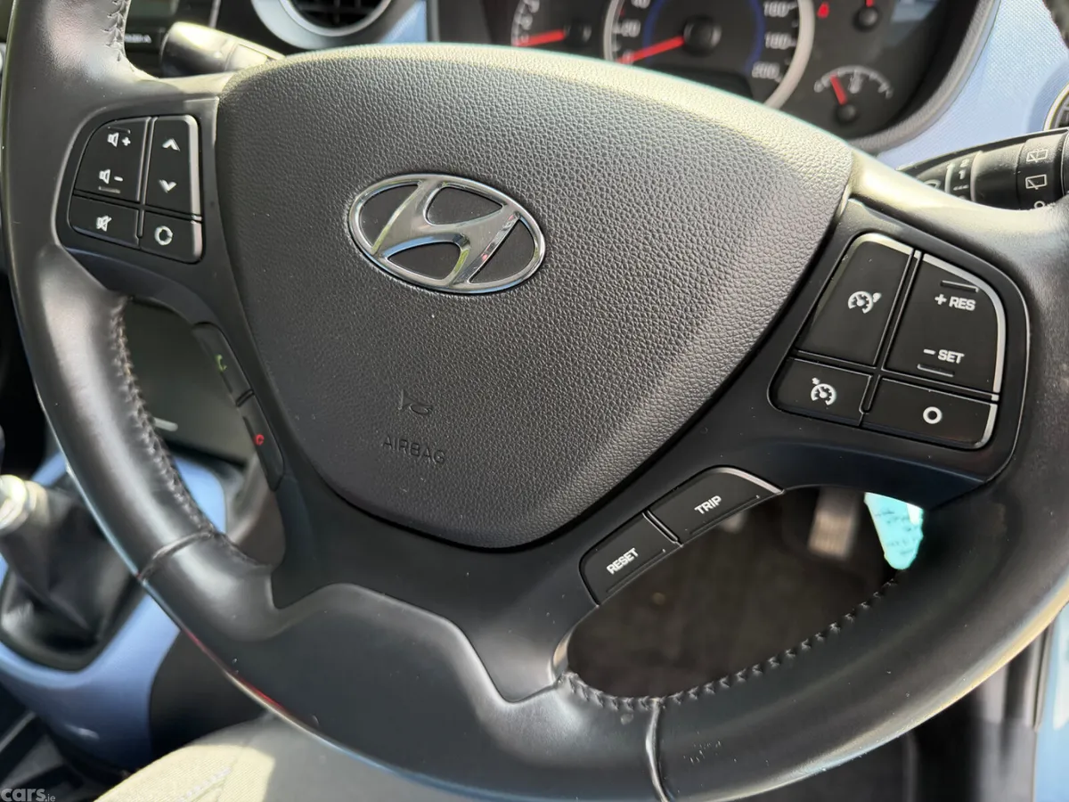 Hyundai i10 Hatchback, Petrol, 2019, Blue
