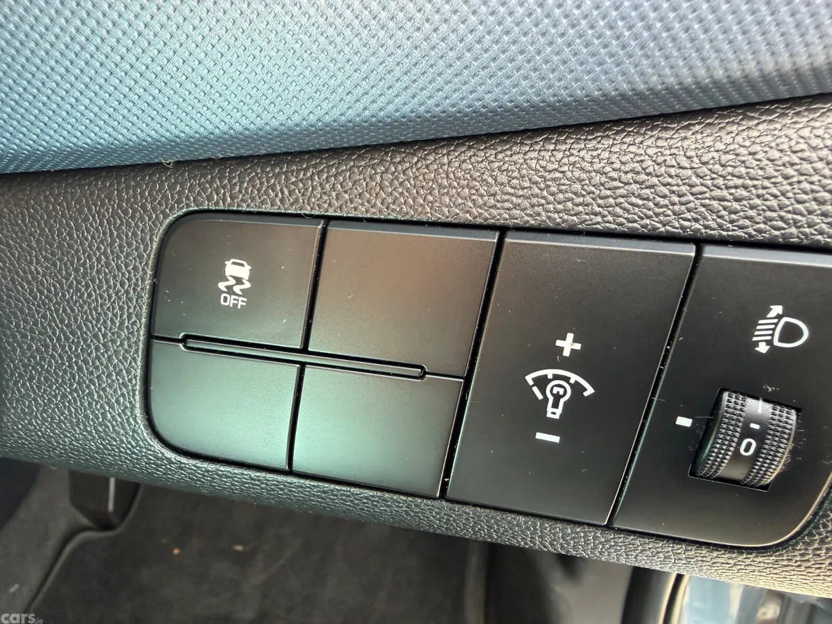 Hyundai i10 Hatchback, Petrol, 2019, Blue