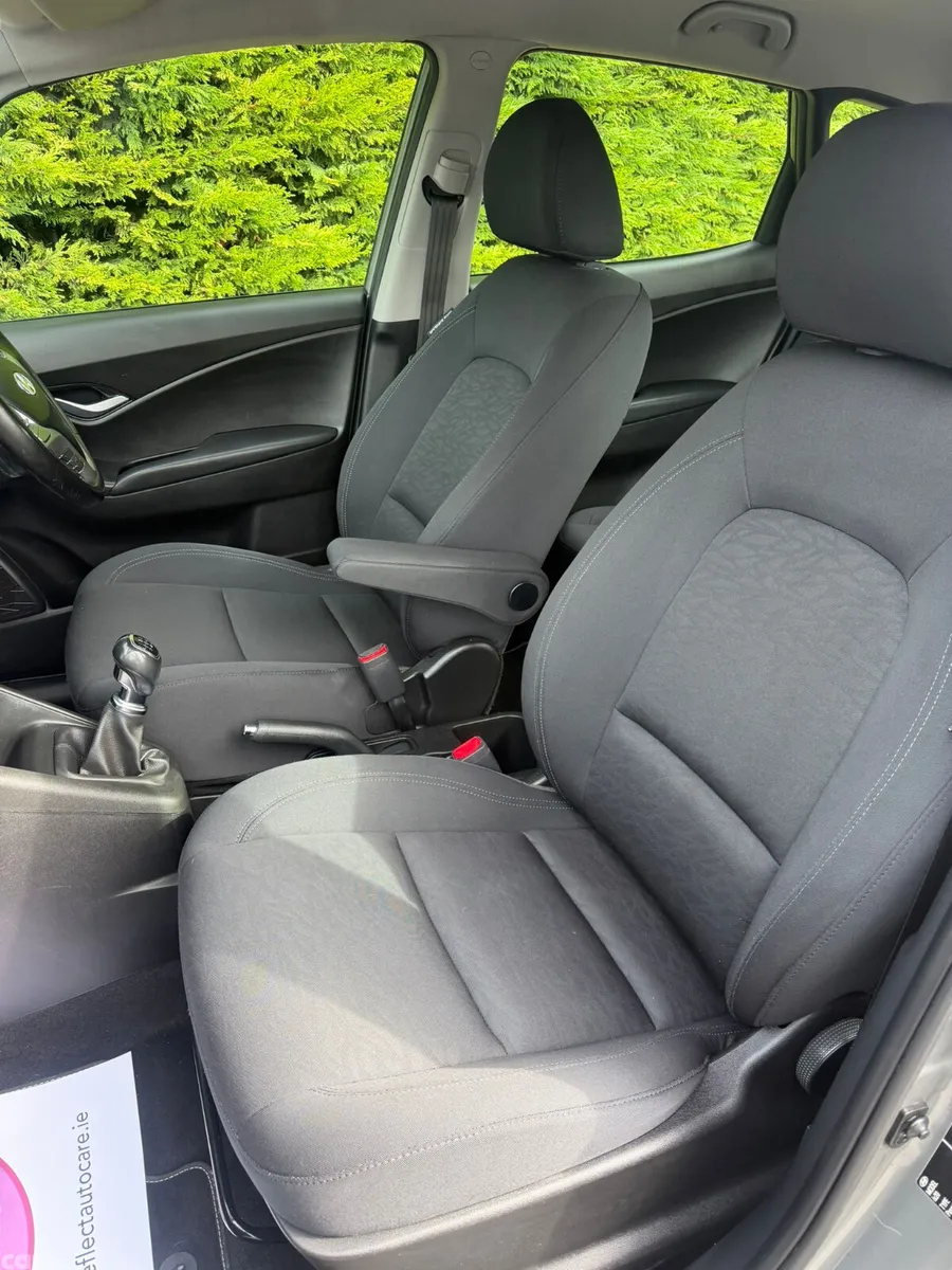 Hyundai ix20 MPV, Petrol, 2020, Grey