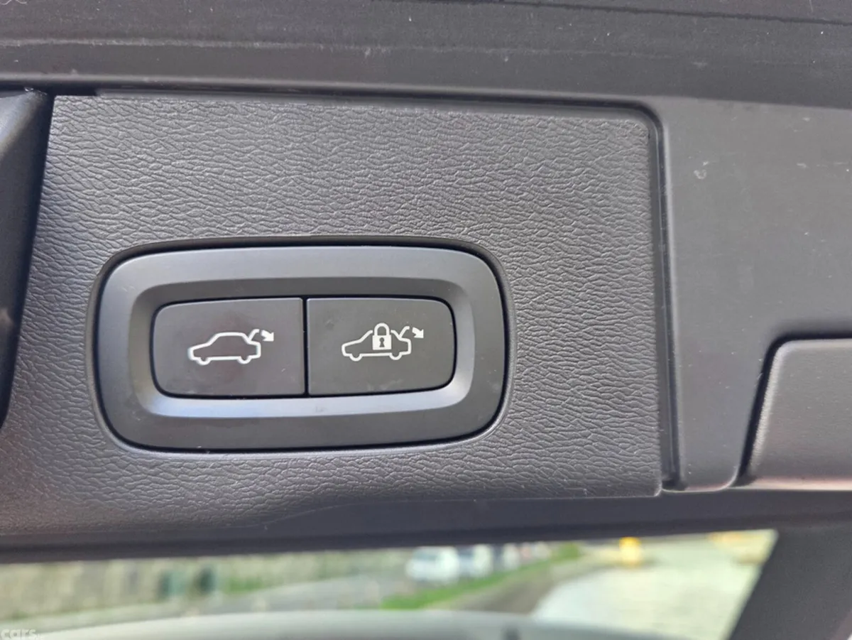 Volvo XC60 SUV, Petrol Plug-in Hybrid, 2023, Grey