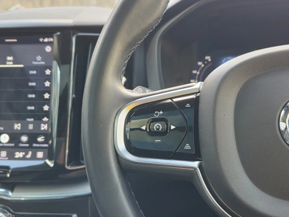 Volvo XC60 SUV, Petrol Plug-in Hybrid, 2023, Grey