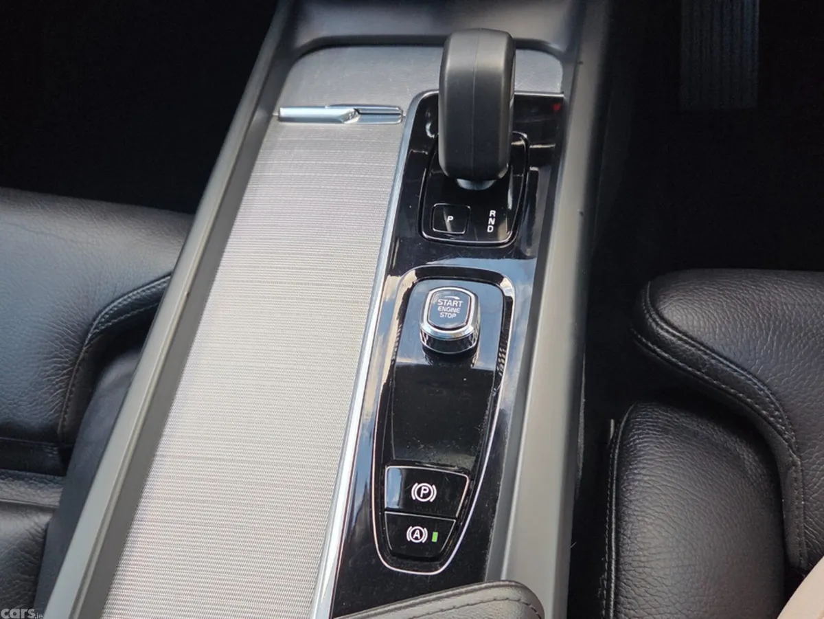 Volvo XC60 SUV, Petrol Plug-in Hybrid, 2023, Grey