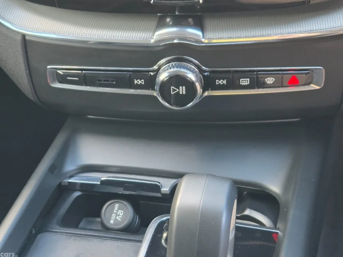 Volvo XC60 SUV, Diesel, 2023, Black